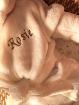 Luxurious white bathrobe with hood - Personalised for a cozy and stylish experience