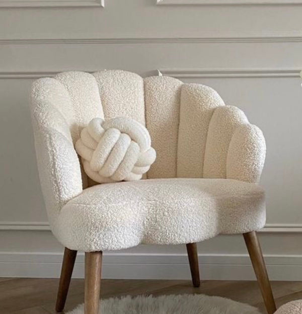 Boucle knotted soft ball knot cushion