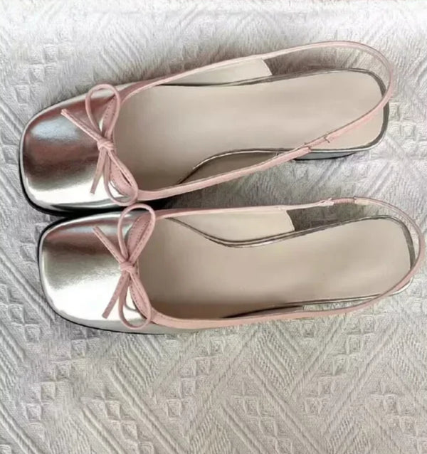 Heeled Ballet Pumps with Bow