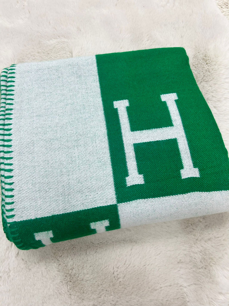 H Cashmere Throw Large in Green